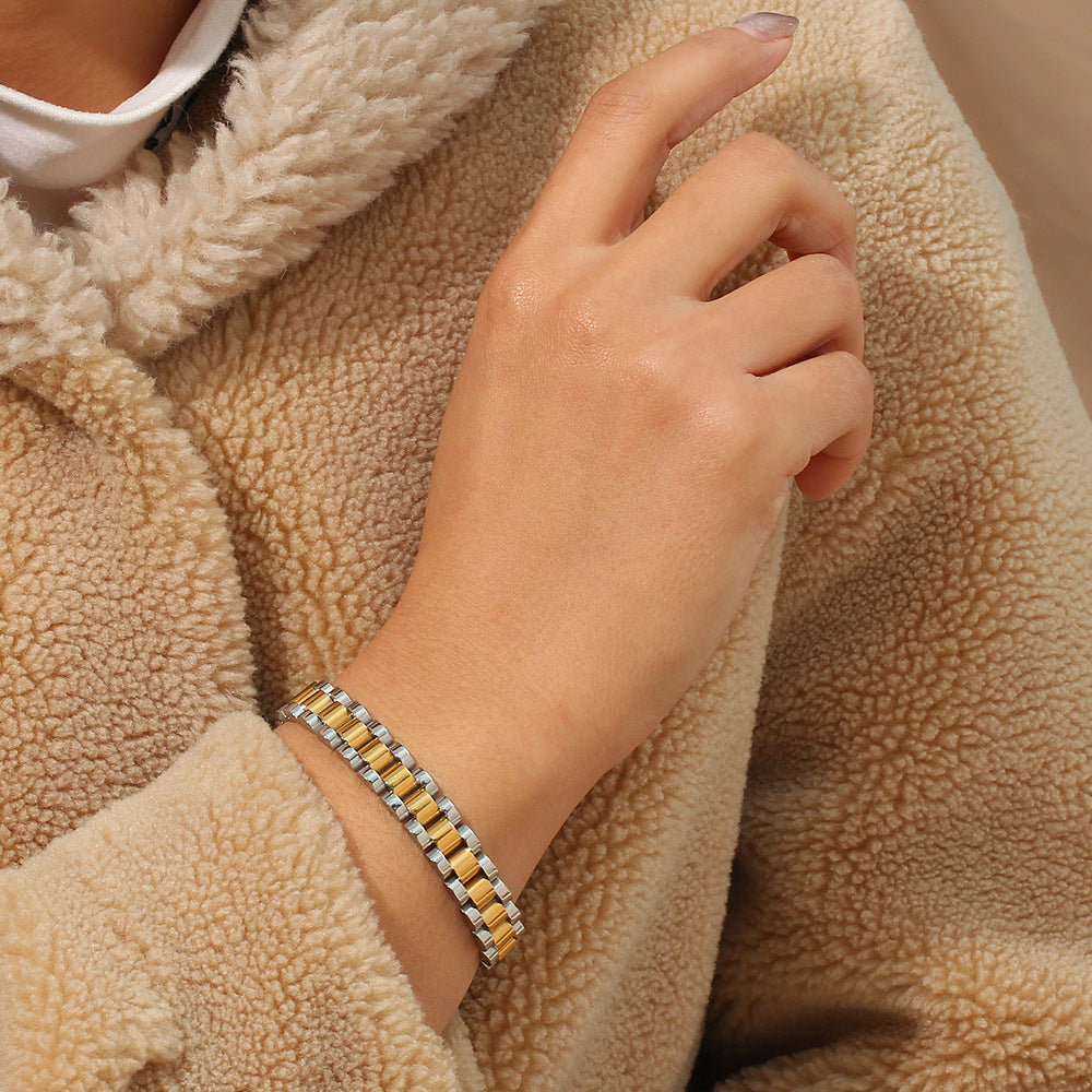 Minimalist Geometric Stainless Steel Plated Bracelet for Women with Dual-Tone Design and Fashionable Casual Style