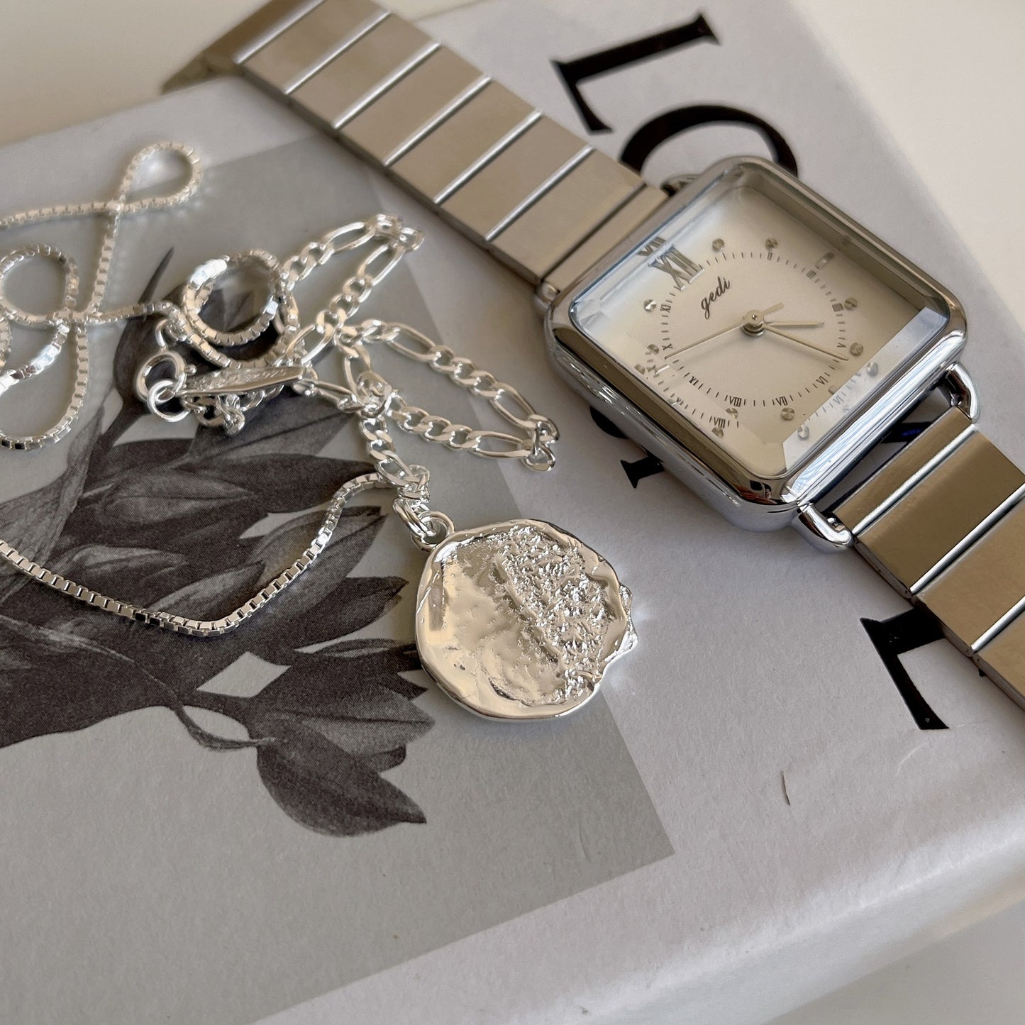 Collana Minimalista in Argento Sterling 925 con Textura a Onda Geometrica