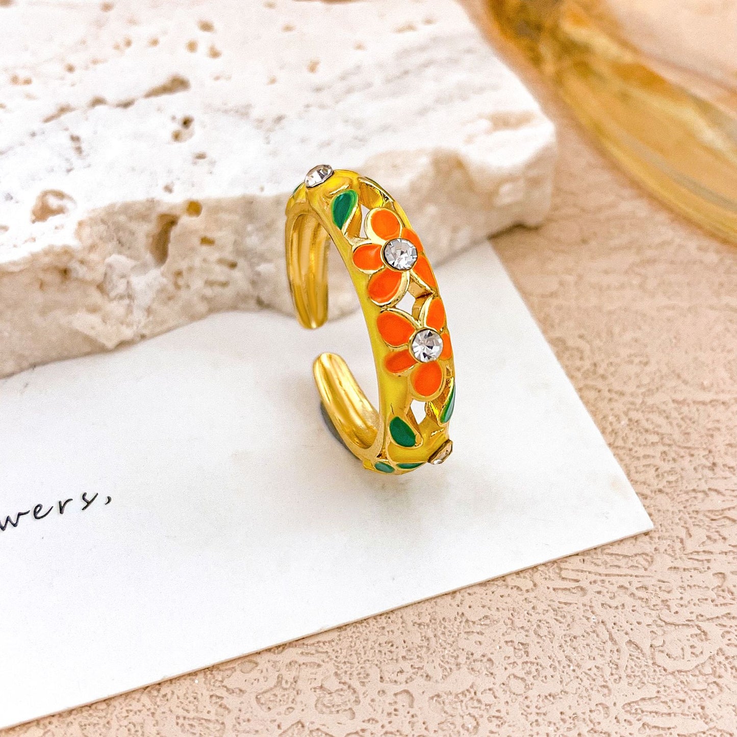 Anello in lega placcato oro con design floreale e cavo, elegante e di lusso, per donna
