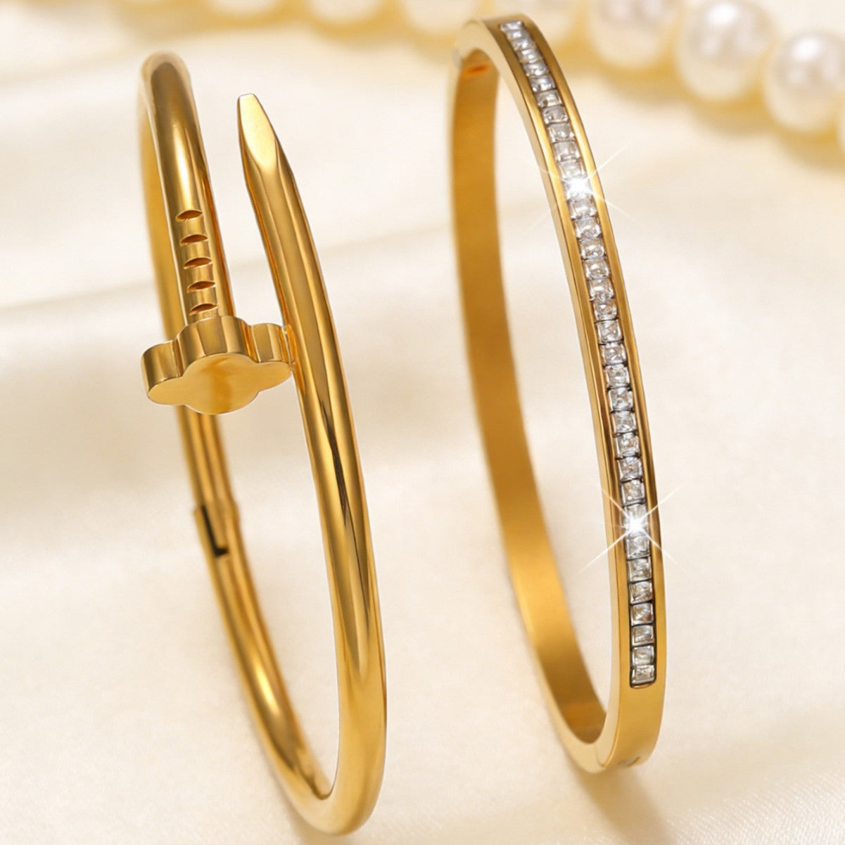 Minimalist Single Row Rhinestone Geometric Clover Nail Titanium Steel Bracelet 18K Gold Plated