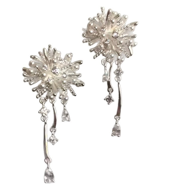 Pendientes de botón minimalistas florales de circonita en cobre chapado con postes de acero inoxidable para mujer