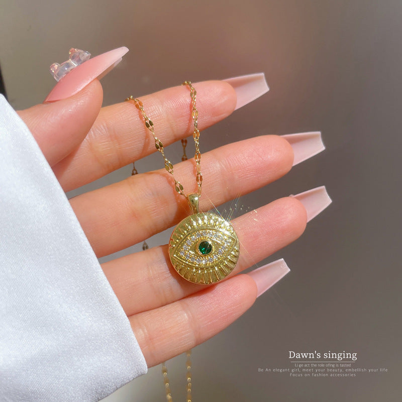 Collana con Ciondolo Occhio Geometrico Micro-Incastonato in Acciaio al Titanio di Lusso da Donna, Catena Clavicola alla Moda con Intarsio di Strass