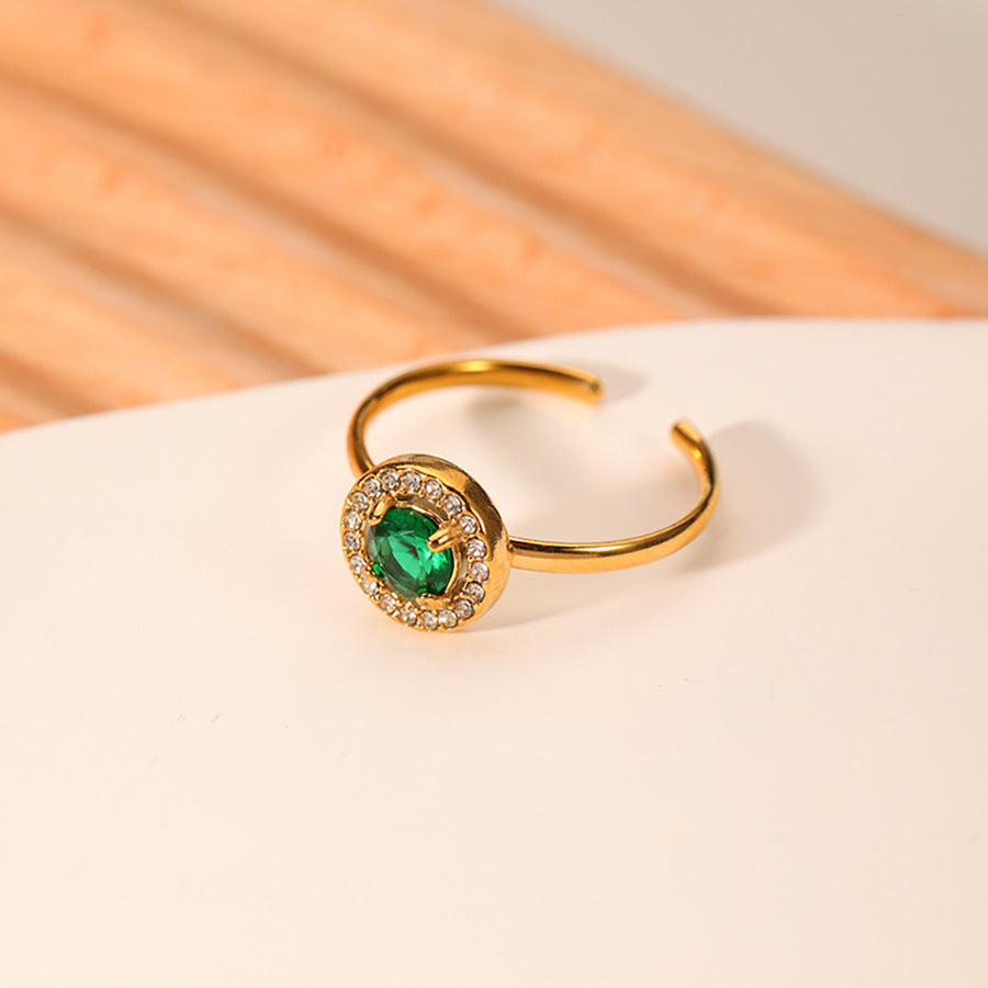 Anello minimalista di lusso regolabile in acciaio al titanio a motivi geometrici con intarsio di zirconi smeraldo e placcatura sottovuoto in oro 18 carati da donna