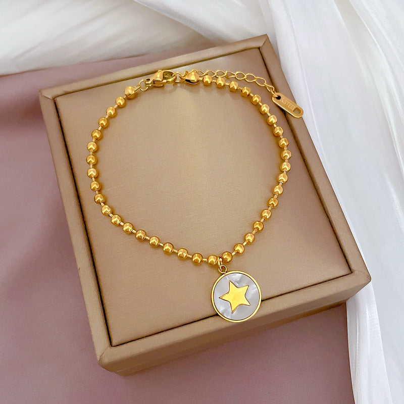 Pulsera de Cuentas de Nácar con Forma de Estrella de Estilo Vintage en Acero de Titanio con Chapado en Oro para Mujer