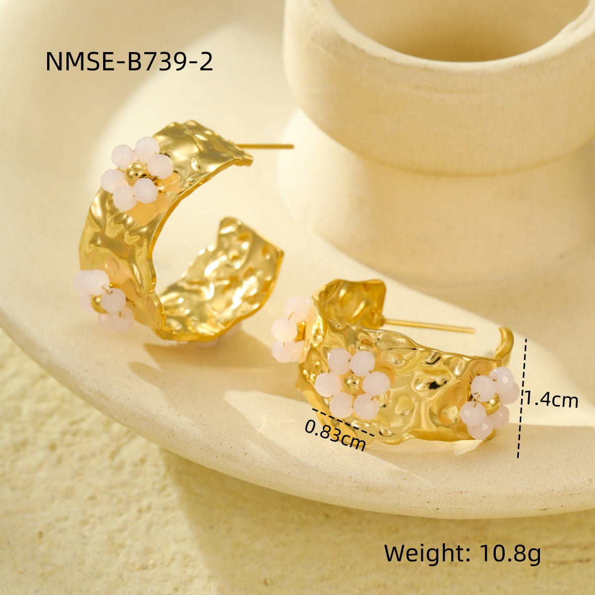 Pendientes de Acero Inoxidable Texturizado en Forma de C Estilo Vintage con Zircón Colorido y Perlas, Bañados en Oro de 18K