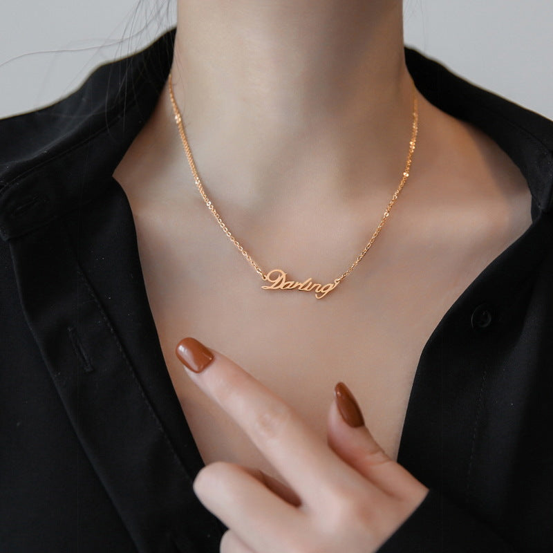 Collana Minimalista da Donna in Acciaio al Titanio a Forma di Lettera, Placcata Oro 18K con Catenina a O
