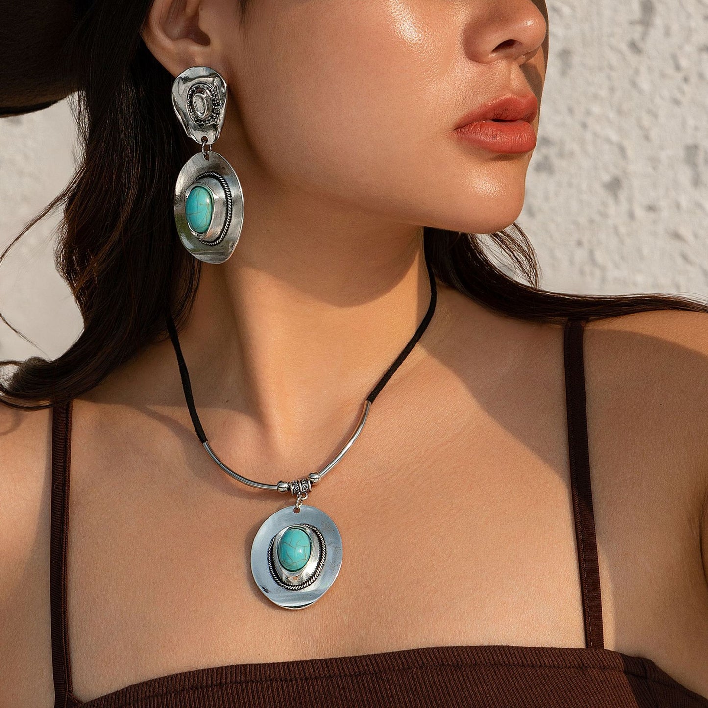 Pendientes de aleación con forma de sombrero de vaquero geométrico y acabado chapado para mujer