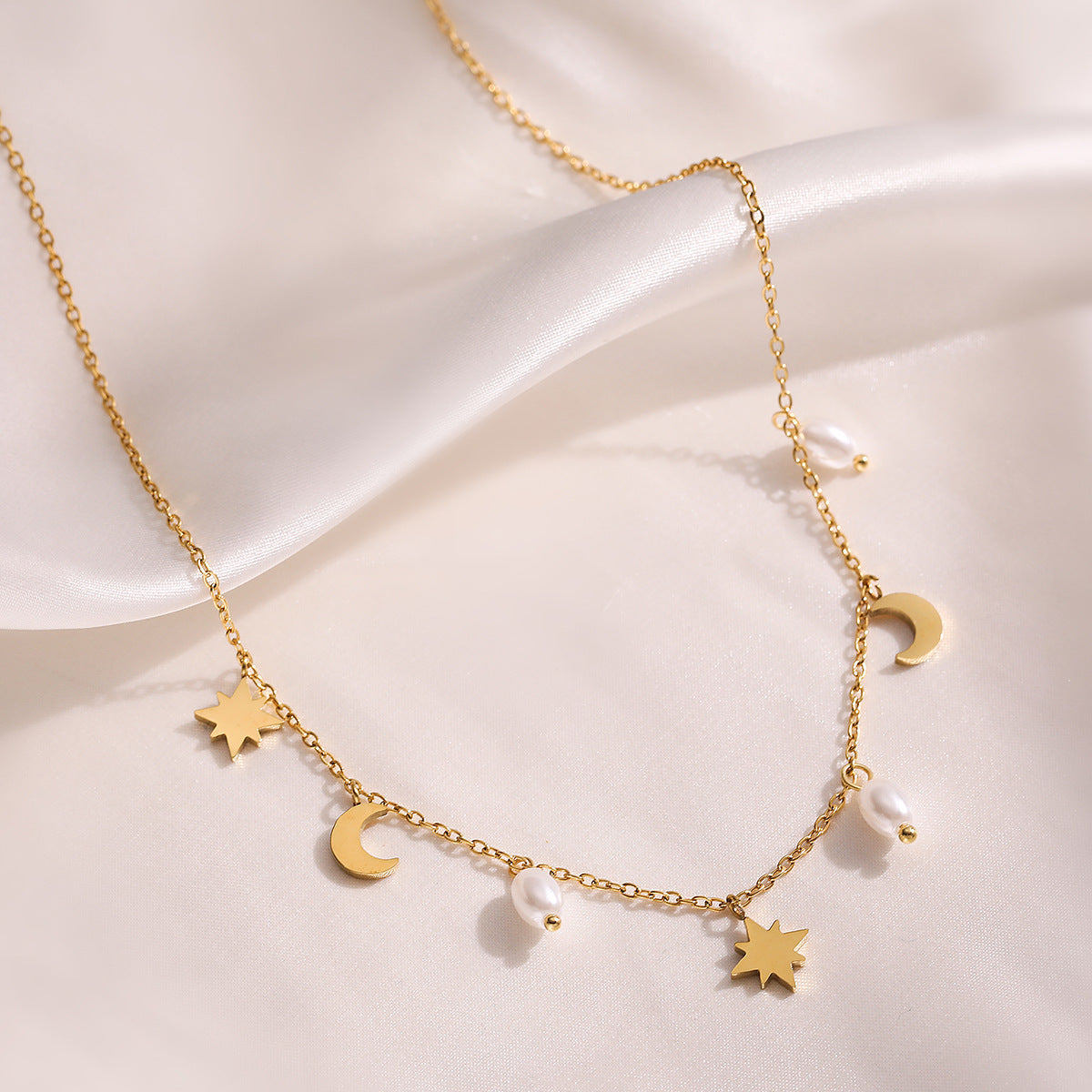 Collana con Pendente Geometrico Minimalista in Acciaio Inox da Donna con Placcatura in Oro 18K, Catenina a Locket dalla Forma Irregolare