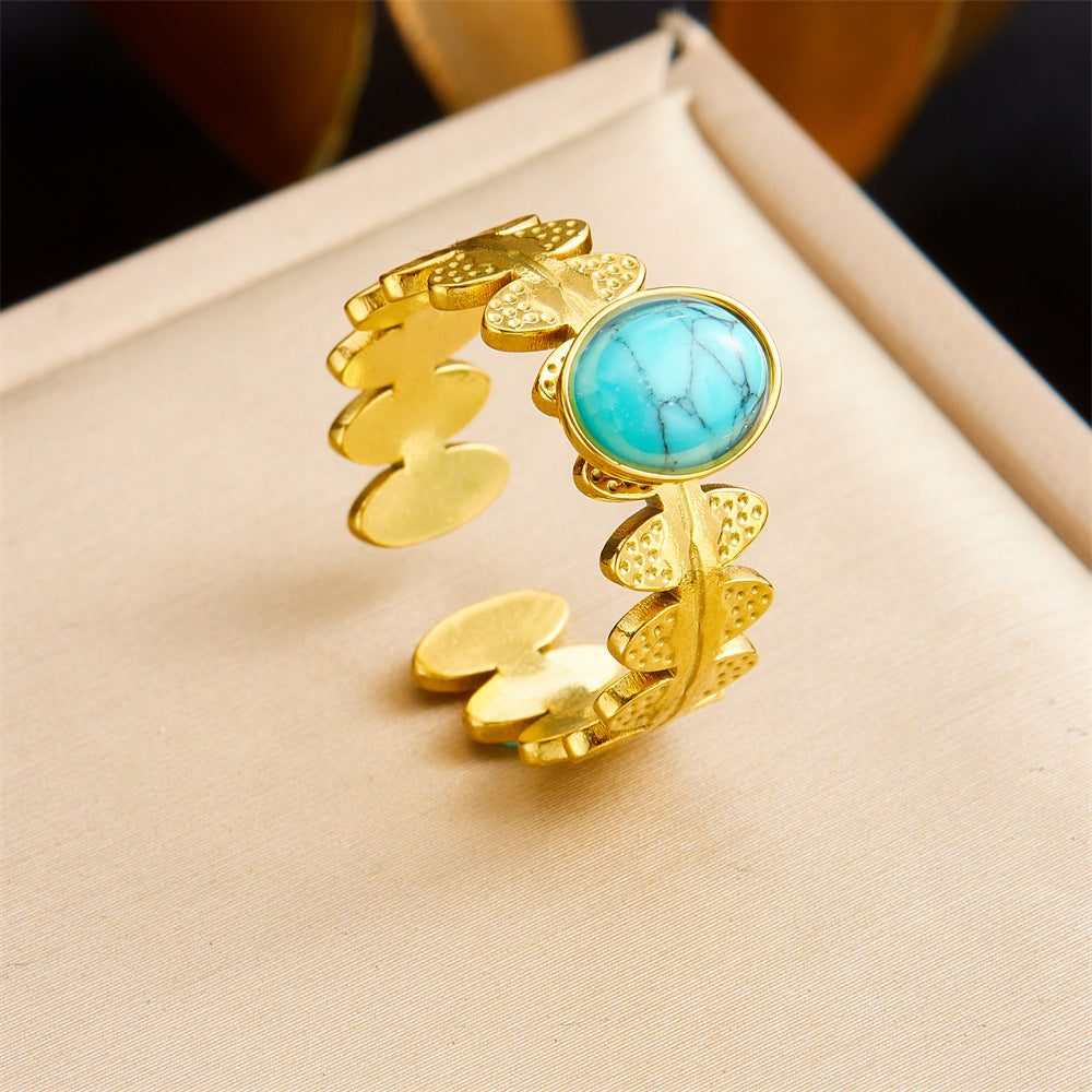 Anillo de acero inoxidable geométrico de estilo vintage con baño de oro de 18 quilates y detalle de corazón asimétrico para mujer