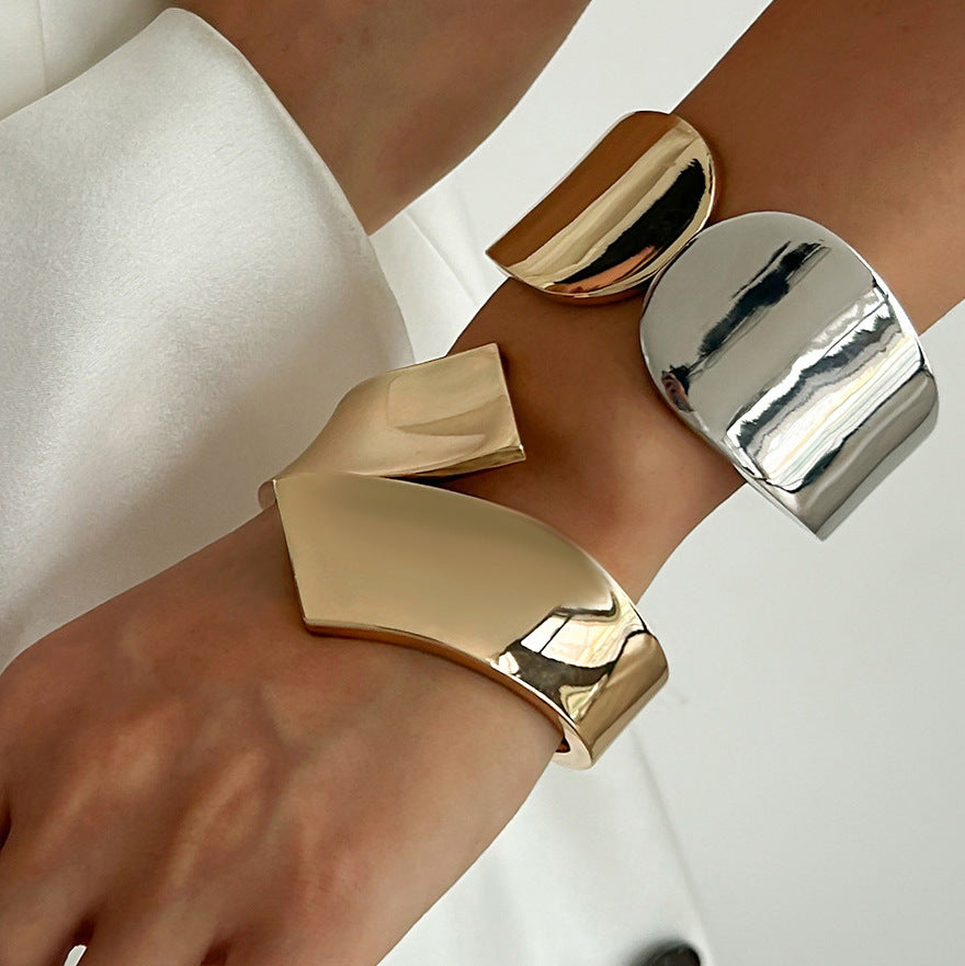 Fashion Geometric Zinc Alloy Plated Open Cuff Bracelet for Women