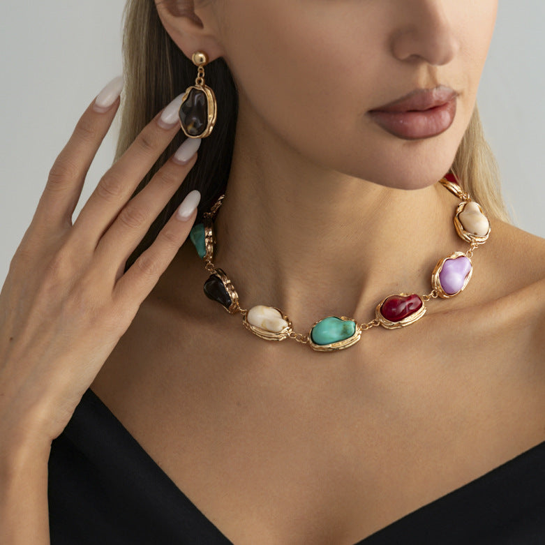Vintage Geometric Resin Pendant Zinc Alloy Plated Necklace for Women
