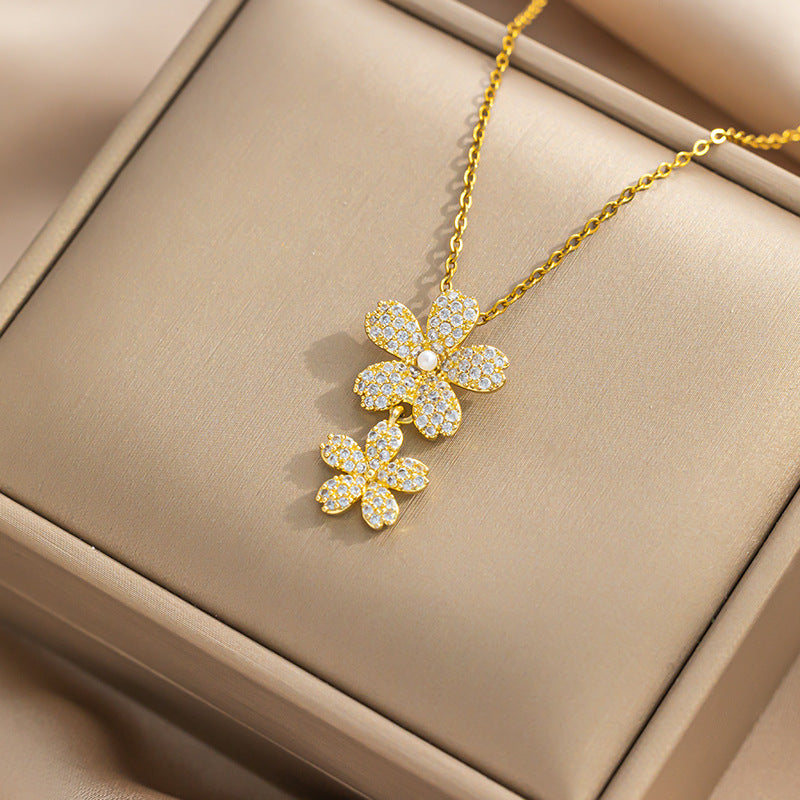 Luxury Minimalist Three-Petal Floral Pendant Necklace for Women in Titanium Steel with Rhinestone Inlay and O-Chain