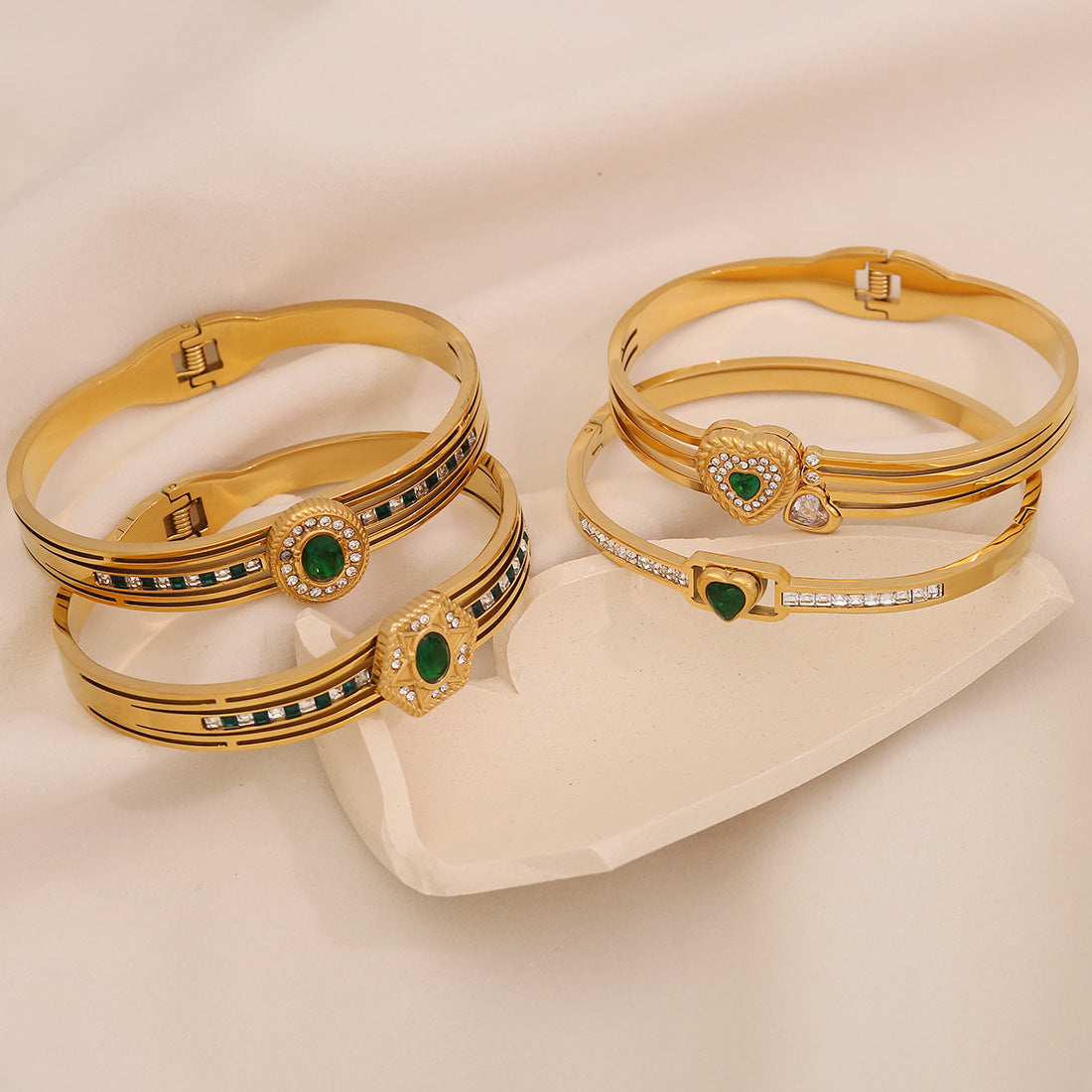 Vintage Geometric Stainless Steel Bracelet with Gold Plating and Irregular Green Glass Inlay