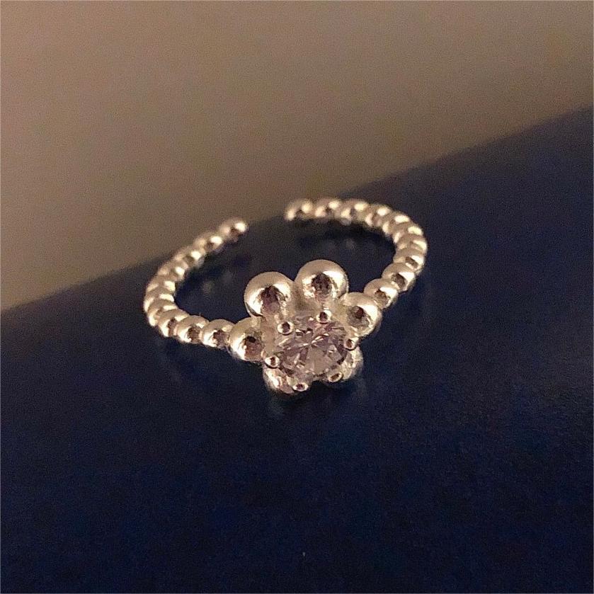 Minimalist Floral Heart-Shaped 925 Sterling Silver Ring with Prong-Set Cubic Zirconia for Women