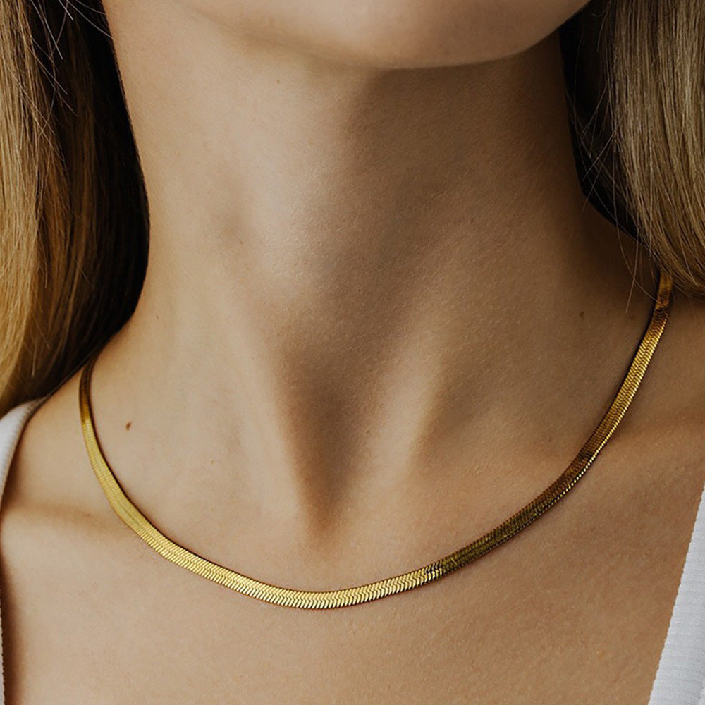 Collana da donna a maglie geometriche minimaliste in acciaio inossidabile placcato
