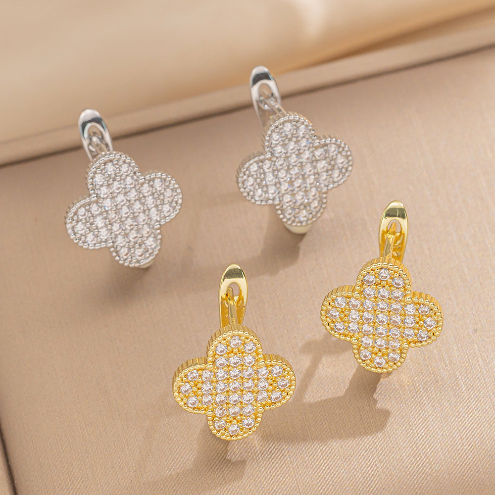 Orecchini eleganti a quadrifoglio in rame con placcatura in oro 18 carati e intarsio di zirconi, design floreale e geometrico, gioielli di moda da donna