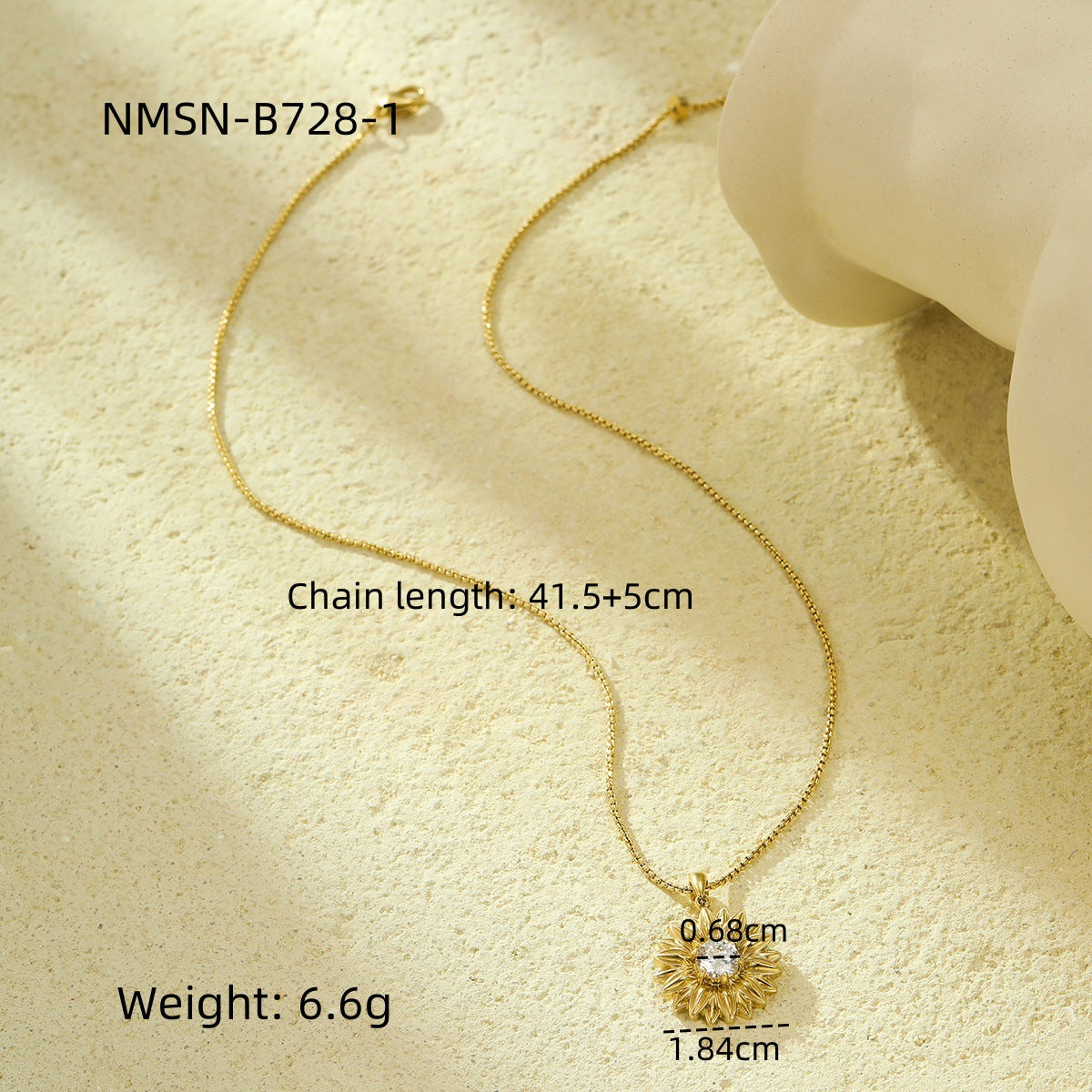Elegante collar con colgante de girasol de acero inoxidable para mujer con incrustaciones de diamantes de imitación y baño de oro en cadena de serpiente
