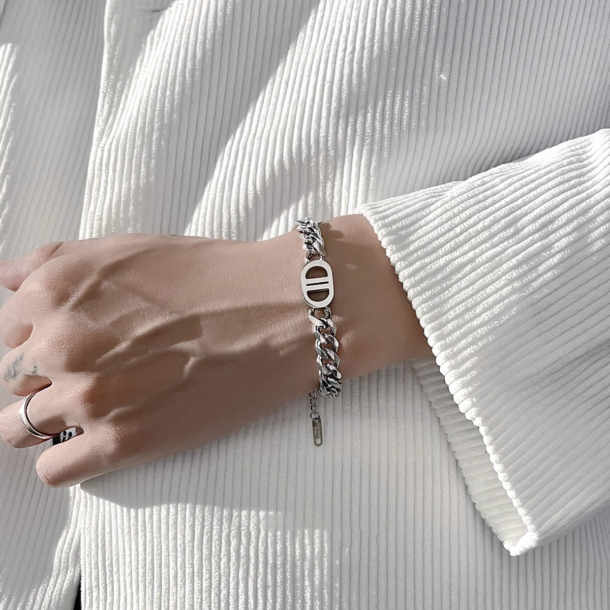 Minimalist Geometric Letter D Titanium Steel Necklace for Women with Gold Plating and Clavicle Chain Style