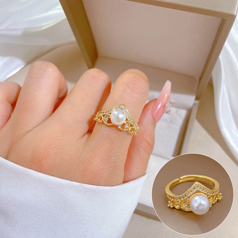 Minimalist Sweet Geometric Round Brass Plated Rhinestone Ring for Women and Men