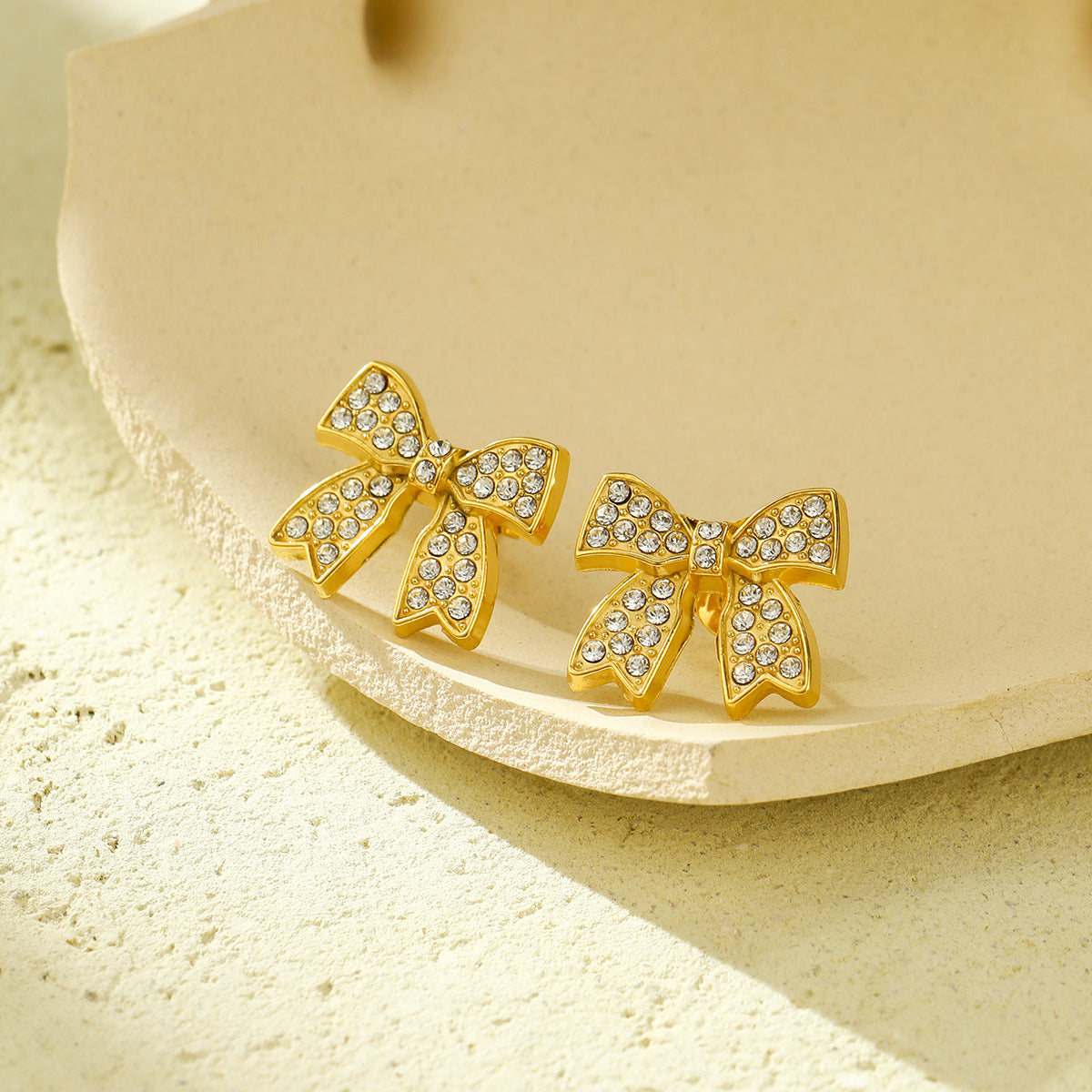 Pendientes de nudo de lazo con diamantes de imitación de acero inoxidable bañados en oro de 18 quilates de estilo vintage para mujer