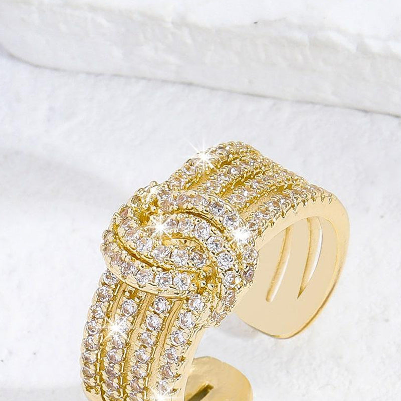 Anello aperto regolabile alla moda da donna con intarsio in zirconi cubici a forma di U geometrica su fascia in rame
