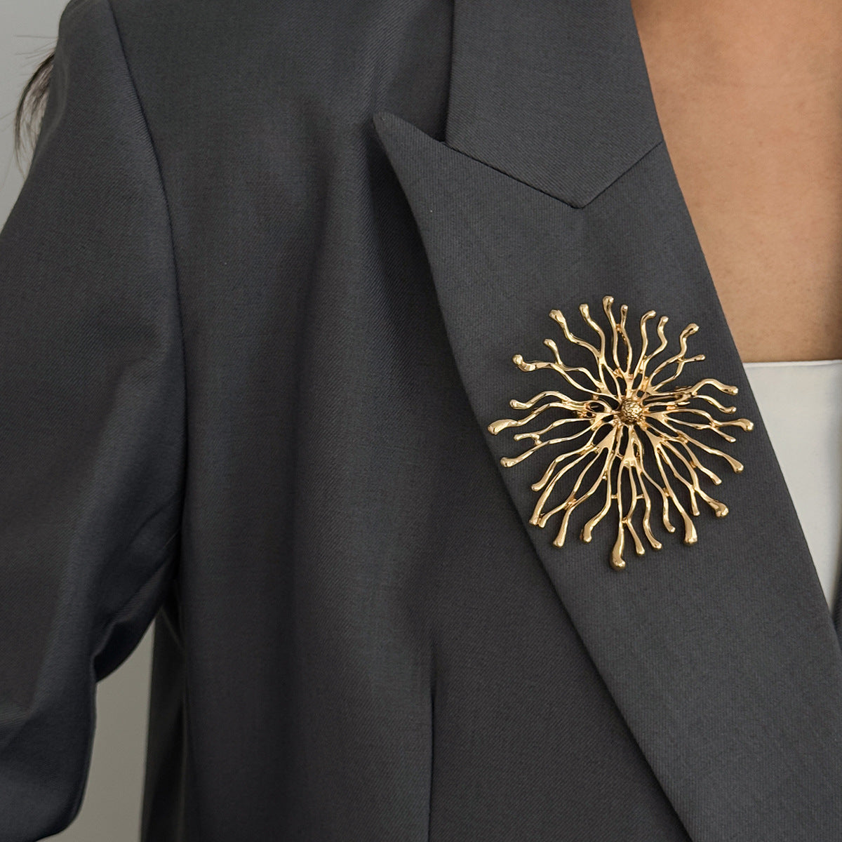 Creative Geometric Sun Goddess Relief Brooch Zinc Alloy Plated Pin for Women DIY Charm Bar