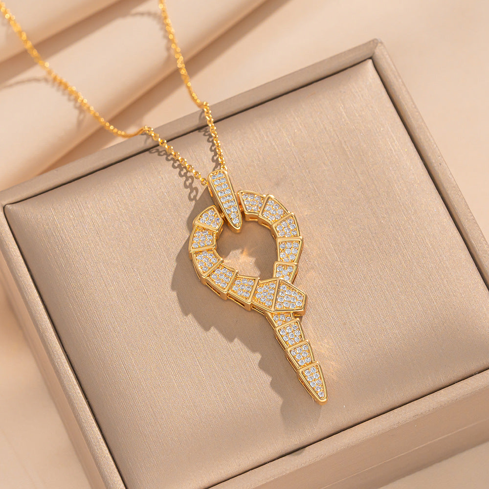 Collar Minimalista con Colgante de Ola y Geométrico para Mujer en Acero de Titanio con Chapado en Oro de 18K, Cadena Hipoalergénica para Clavícula con Motivos de Corazón y Lazo