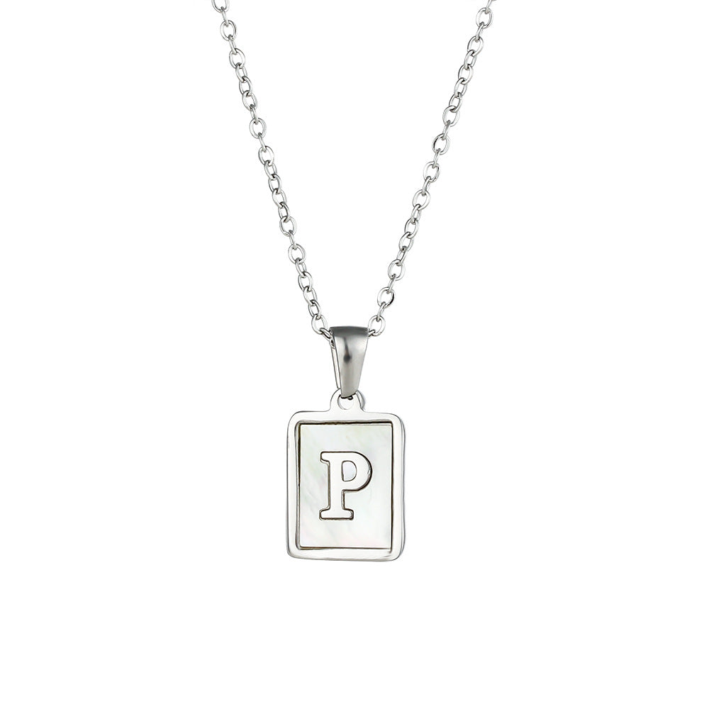 Collana con Ciondolo a Lettera Minimalista in Acciaio al Titanio per Donna con Finitura Galvanizzata e Intarsio in Madreperla Bianca Naturale