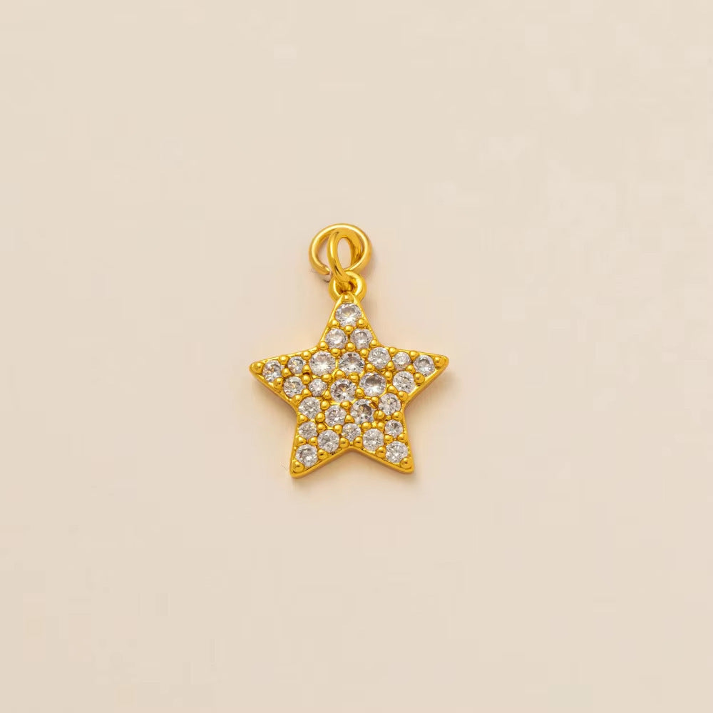 Luxury Casual Heart Shaped Floral Pattern 18K Gold Plated Brass Pendant Charm Bar for Unisex