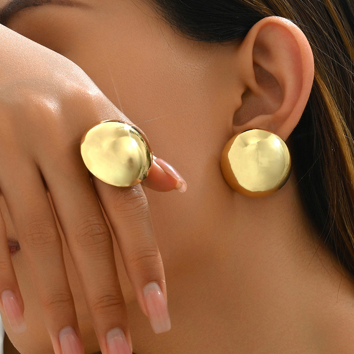 Conjunto de Anillo y Pendientes Geométricos Bañados en Oro de 18K Estilo Chic para Mujer