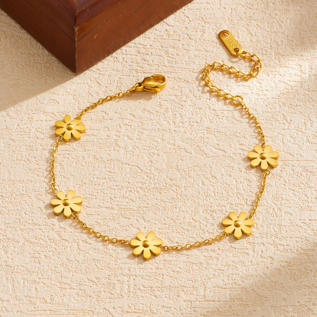 Minimalist Sweet Gold Plated Floral Stainless Steel Bracelet