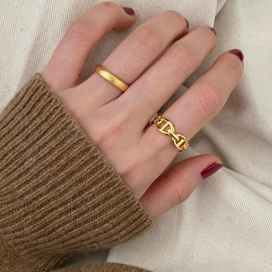 Minimalist Heart-Shaped 925 Sterling Silver Knot Ring for Women with Geometric Beveled Cubic Detail