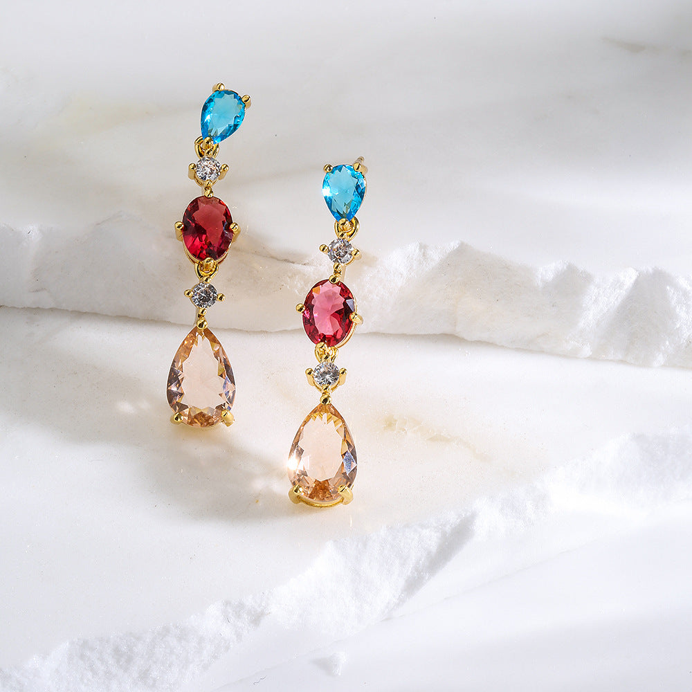 Orecchini pendenti da donna minimalisti geometrici in rame con placcatura in oro 18K e accento in zircone, design di lusso leggero