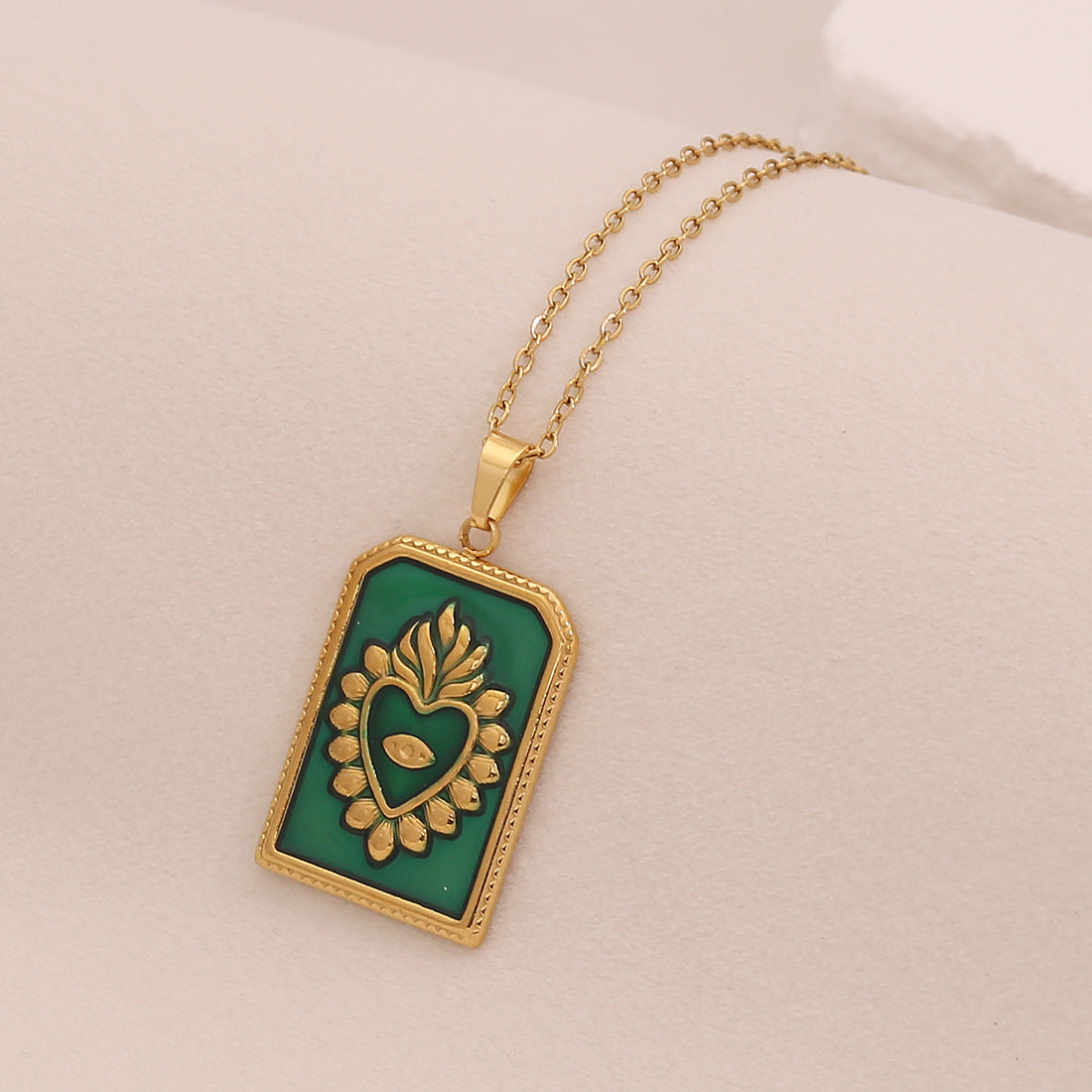 Fashionable Heart-Shaped Tarot Pendant Necklace in Stainless Steel with Enamel Finish for Women