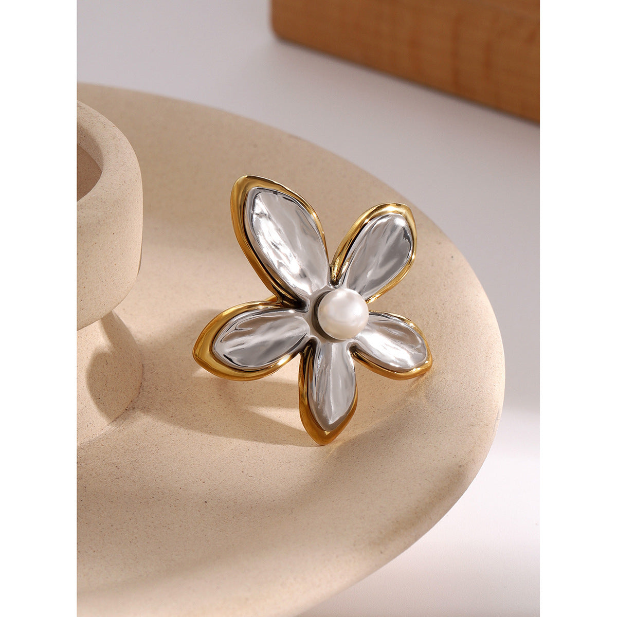 18K Gold Plated Stainless Steel Floral Pearl Stud Earrings for Women