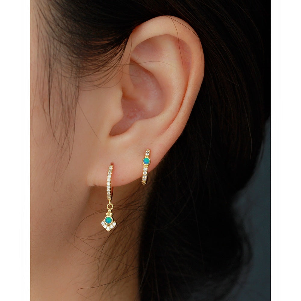 Eleganti Orecchini a Lobo da Donna in Argento Sterling 925 con Opale Geometrico Rotondo e Intarsi in Zirconia Cubica