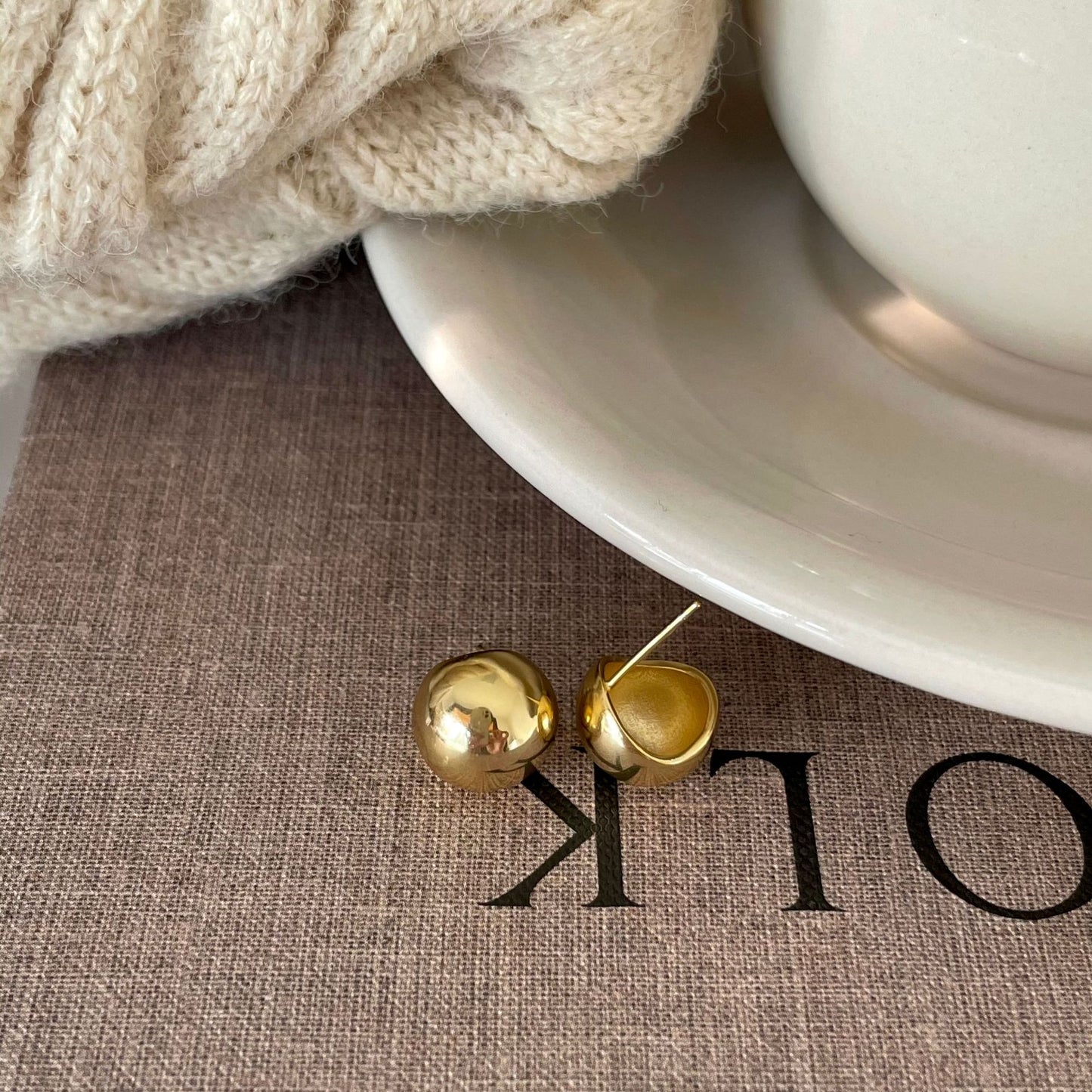Minimalist Semi-Circular Polished 925 Sterling Silver Stud Earrings with Micro-Pave Setting