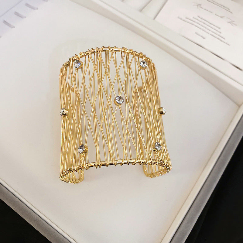Pulsera Cóncava Irregular Minimalista para Mujer en Aleación de Latón con Acabado Galvánico