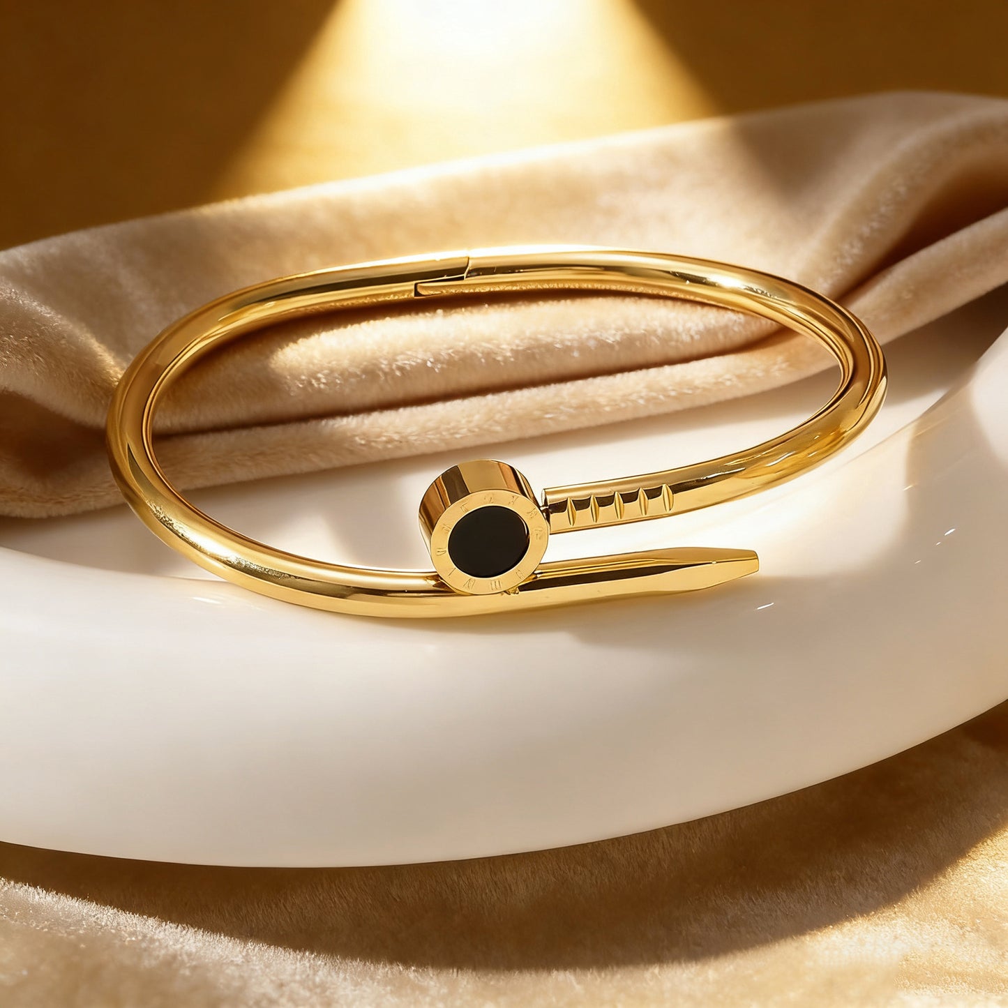 Elegant 18K Gold Plated Geometric Round Titanium Steel Bracelet