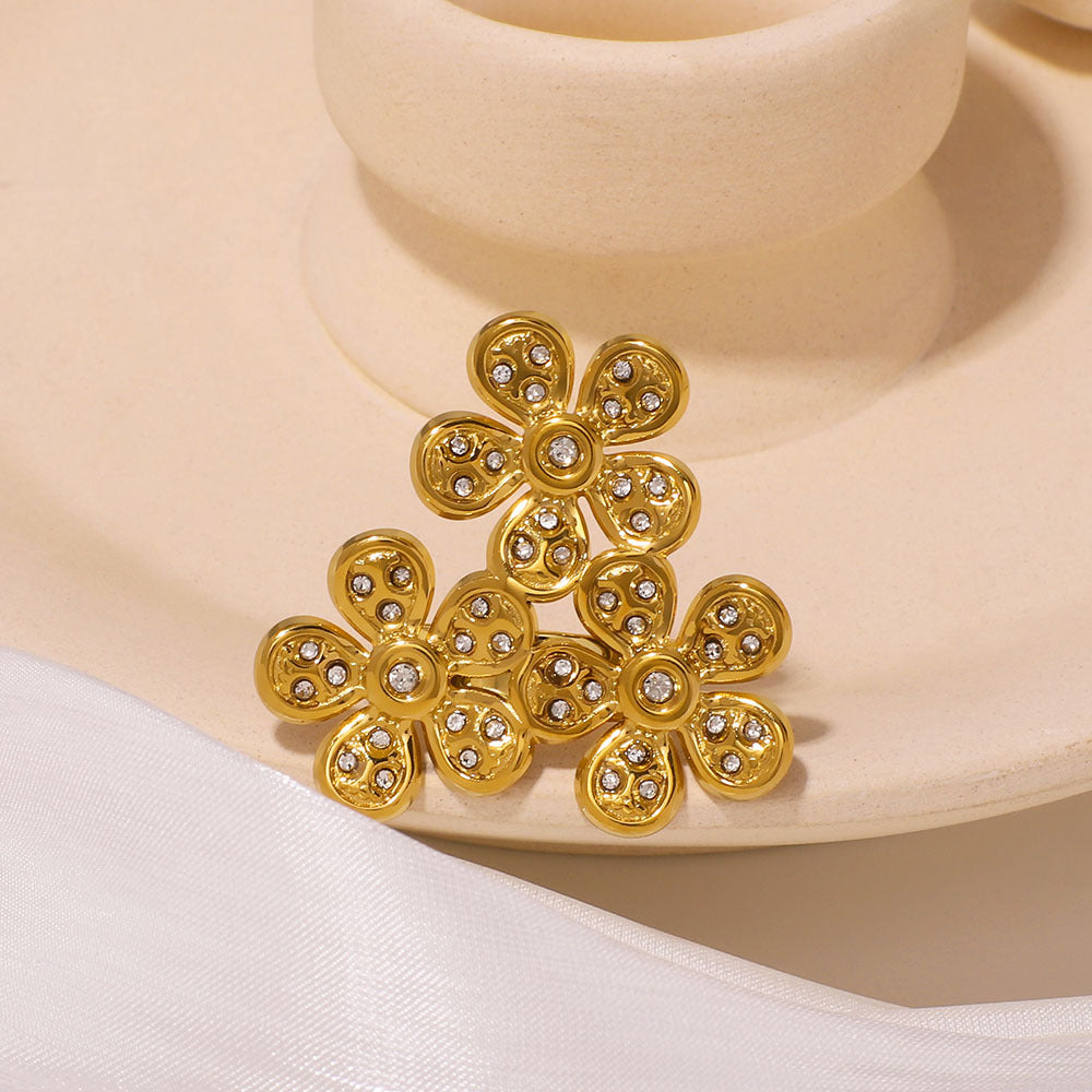 Vintage French Style Five-Petal Flower Shaped Stainless Steel Ring with Micro-Pave Zirconia and Plated Finish for Women