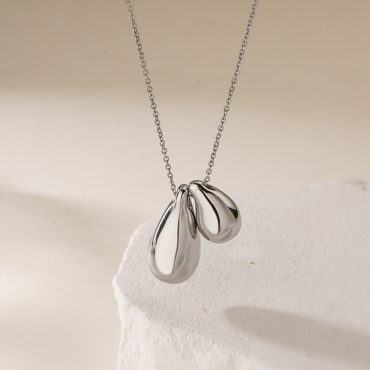 Fashion Geometric Teardrop Titanium Steel Pendant Necklace for Women