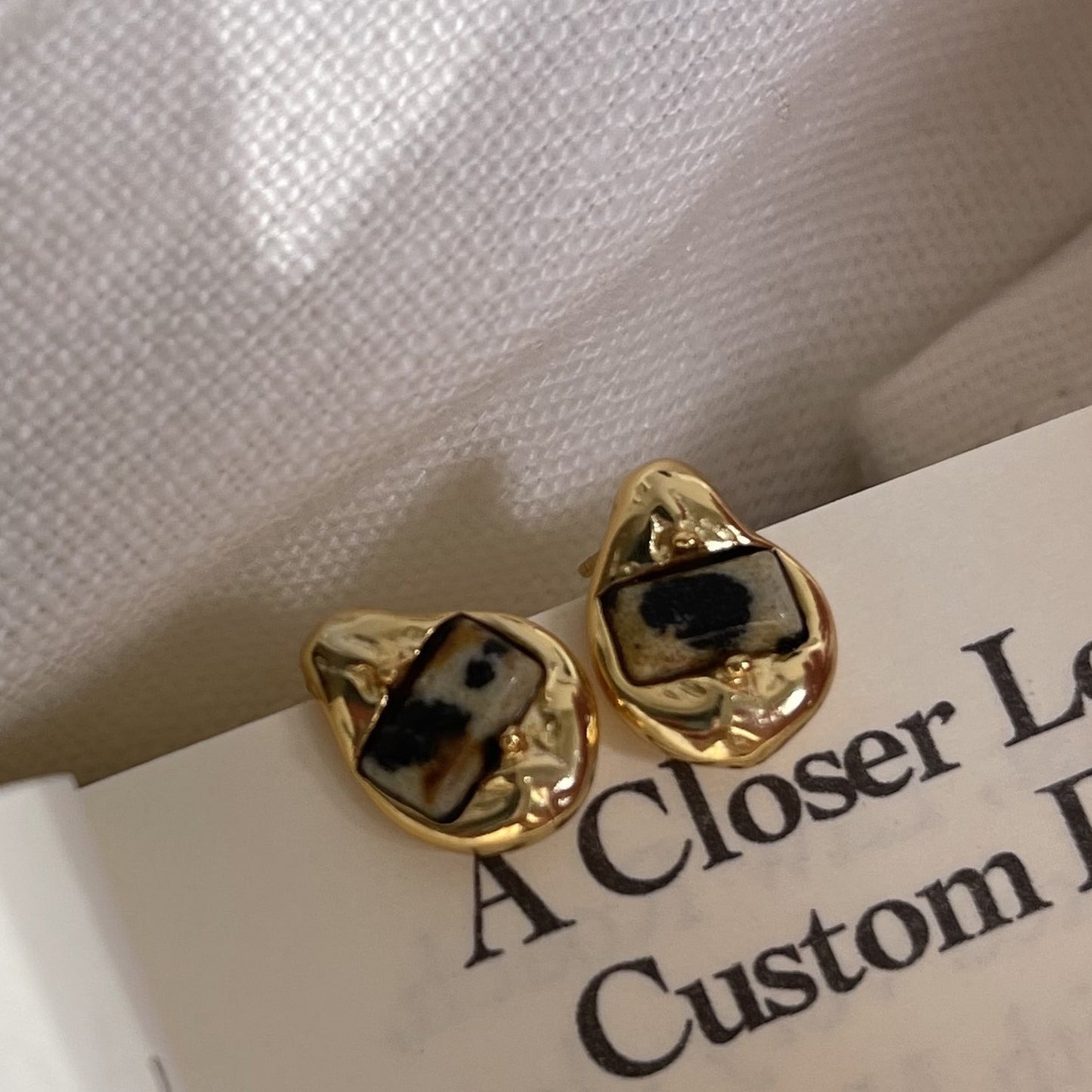 Minimalist Waterdrop-Shaped 925 Sterling Silver Stud Earrings with Pearl Inlay for Women