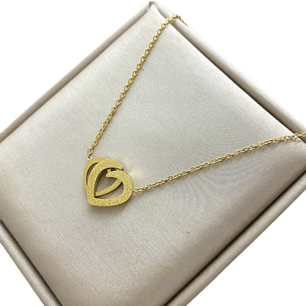 Minimalist Animal-Shaped Titanium Steel Clavicle Necklace for Women with Electroplated Finish and Irregular Design