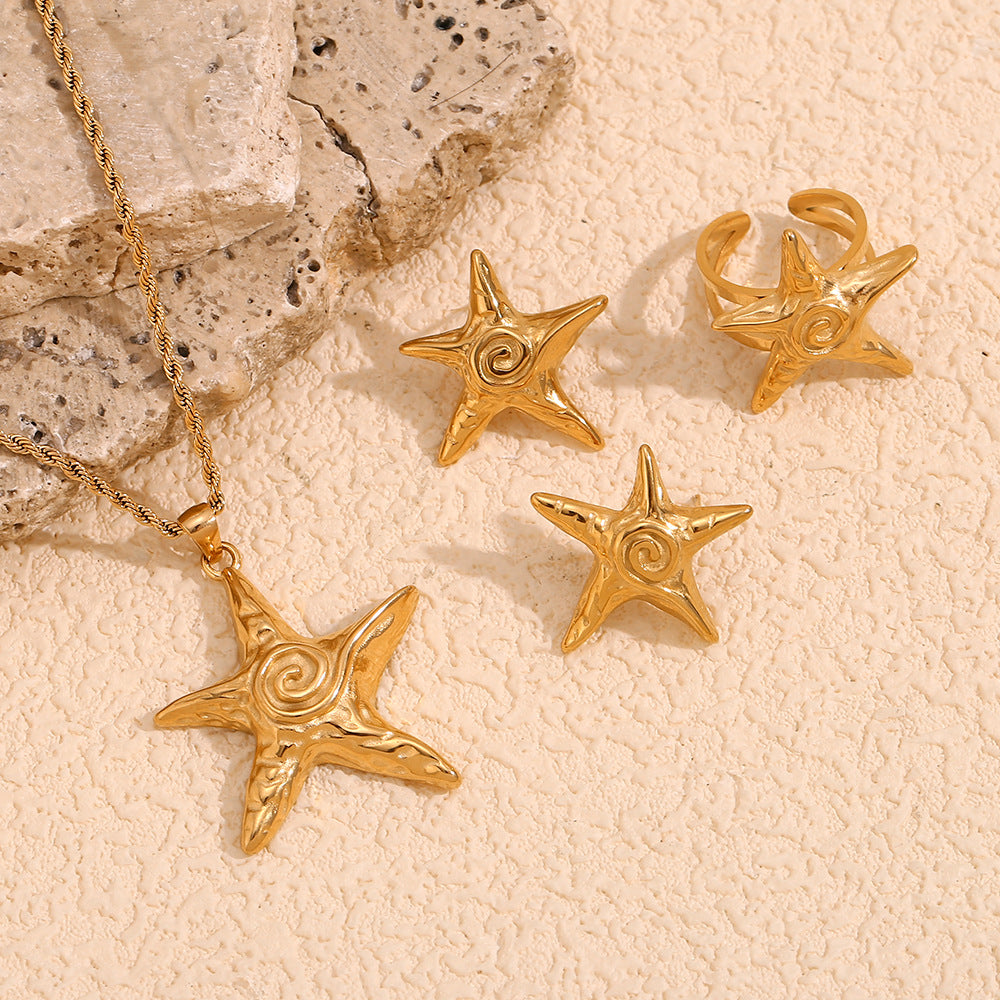 Vintage Star-Shaped Stainless Steel Necklace with 18K Gold Plating and Star Pendant for Women