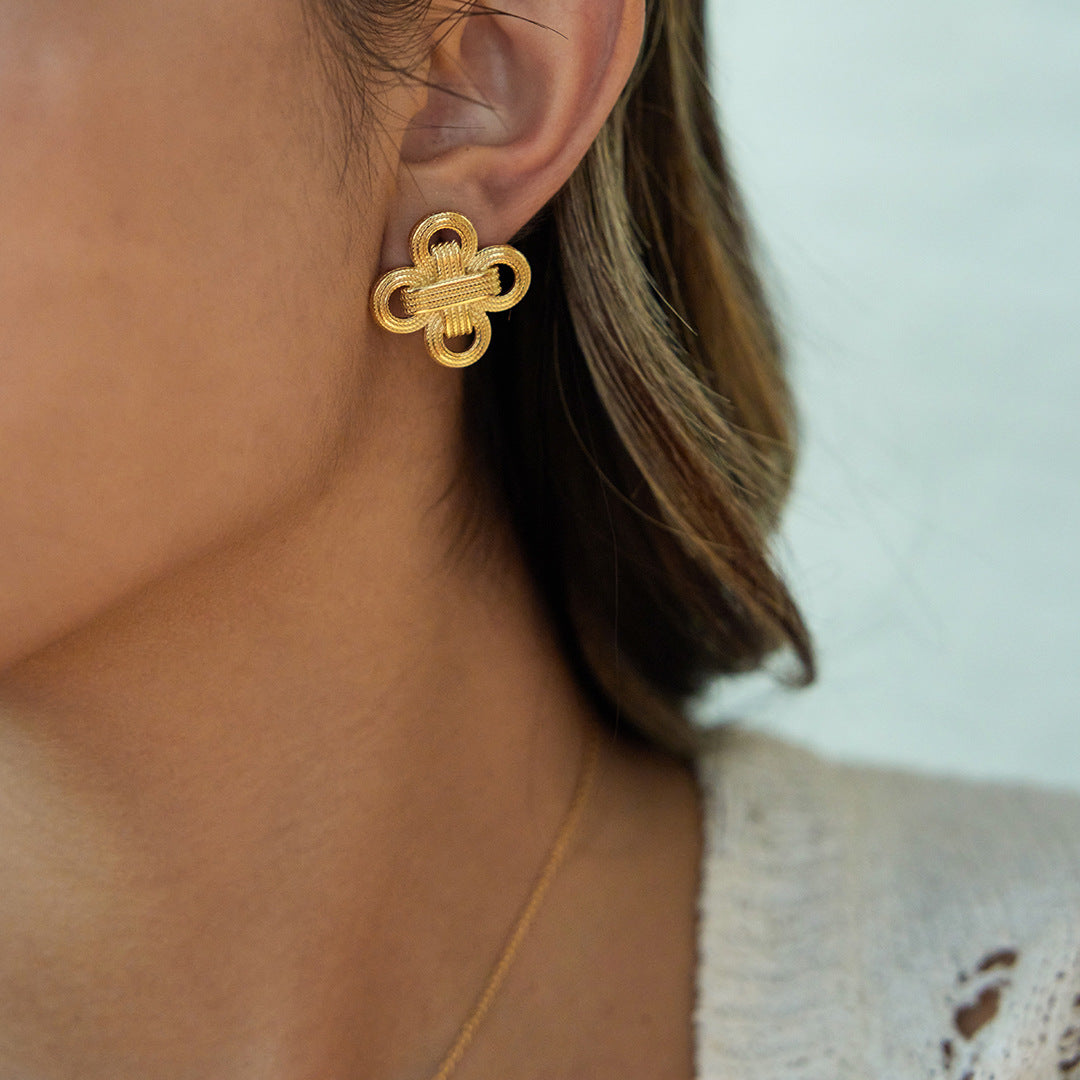 Orecchini a perno ipoallergenici in acciaio inossidabile placcato a forma di trifoglio minimalista da donna