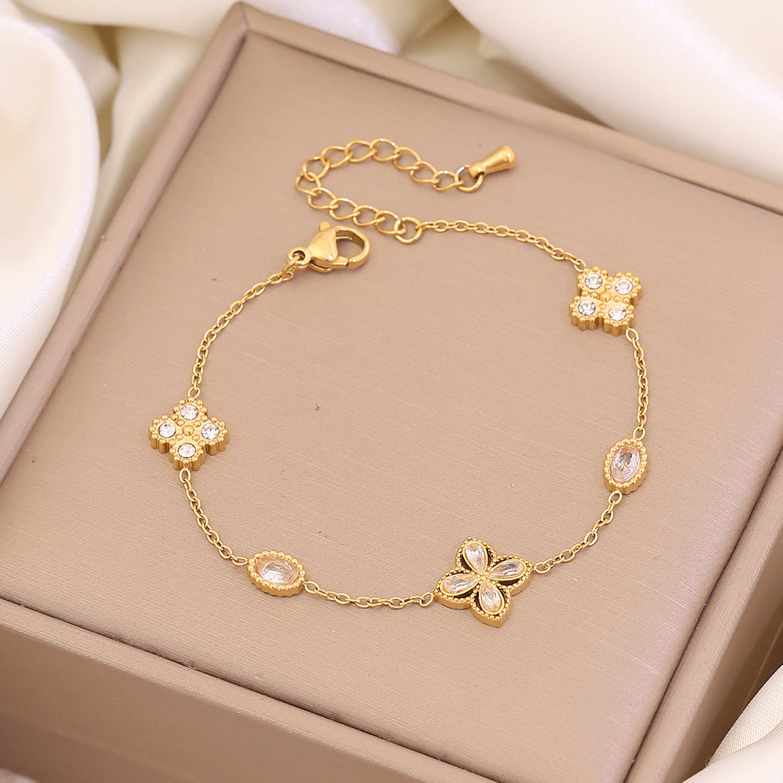 Natural Floral Pearl-Look Double-Layer Bracelet in Stainless Steel with Rhinestone Accents for Women