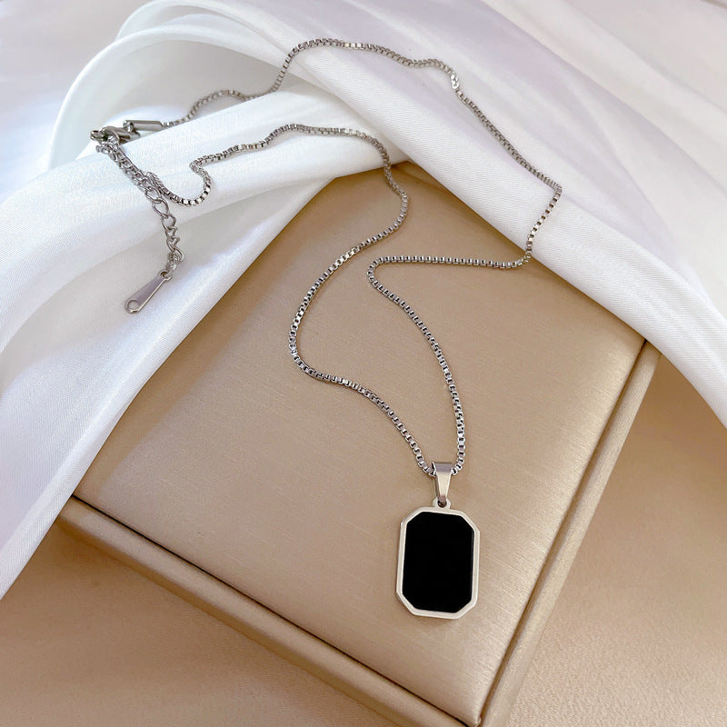 Collana con Ciondolo Geometrico Minimalista in Acciaio al Titanio Unisex