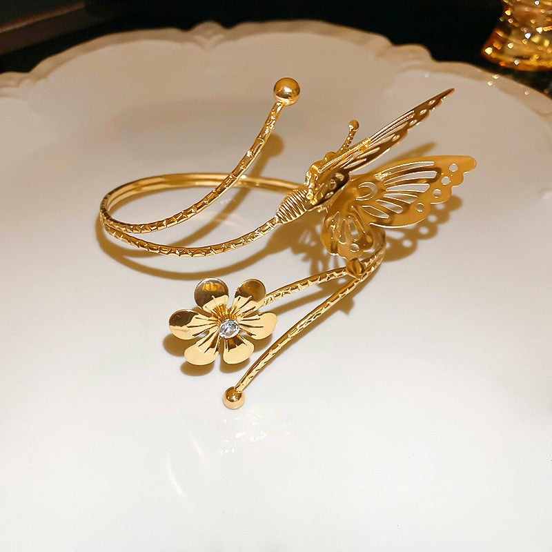 Pulsera Cóncava Irregular Minimalista para Mujer en Aleación de Latón con Acabado Galvánico