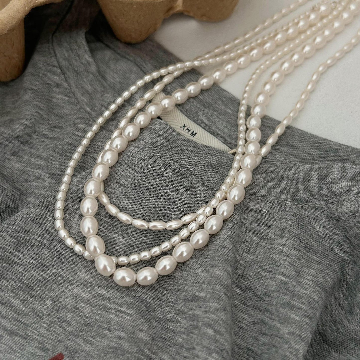 Collana Pendente Geometrica Minimalista in Argento Sterling 925 con Intarsio di Strass e Catena a Croce
