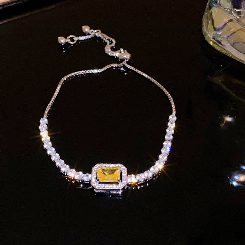 Luxury Elegant Geometric Round Cubic Zirconia Inlaid Brass Bracelet for Women